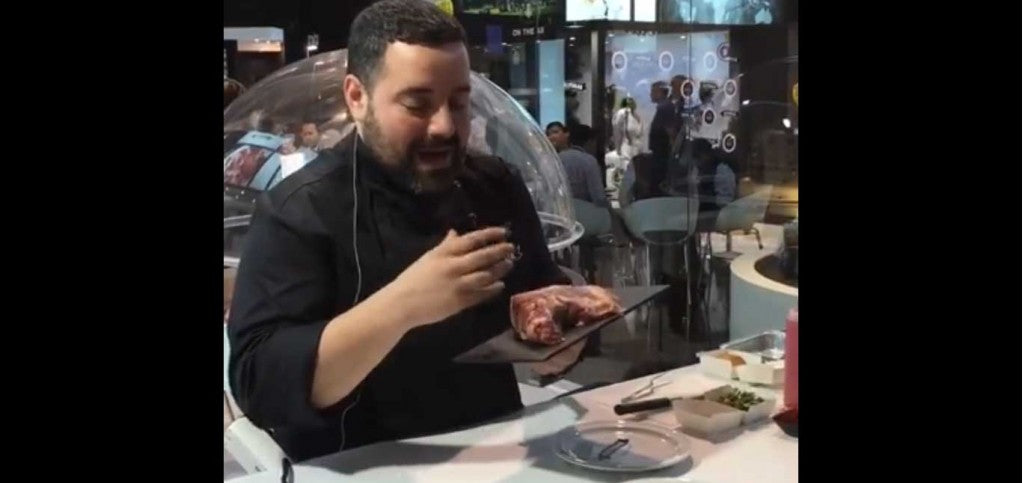 Showcooking del chef Arrabal con las carnes Aljomar en Alimentaria 2016