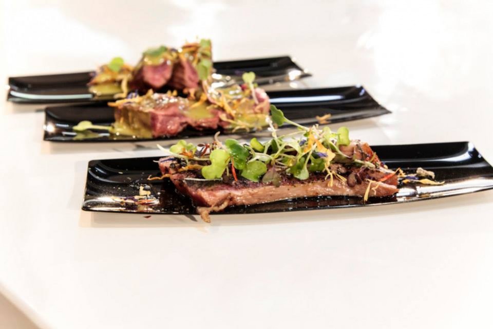 Presa Ibérica de bellota con chimichurri de cebollino