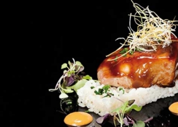 Punta de Lomo Ibérico con reducción de vino de la Ribera y arroz con sésamo