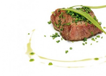 Presa Ibérica de Bellota con chimichurri de cebollino