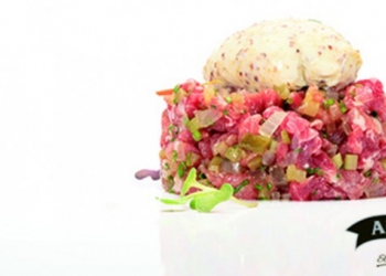 Steak Tartare de Pluma Ibérica con helado de mostaza