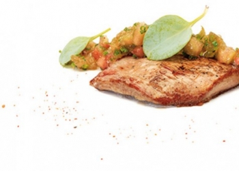 Secreto Ibérico a la plancha con compota de tomate y cebollino