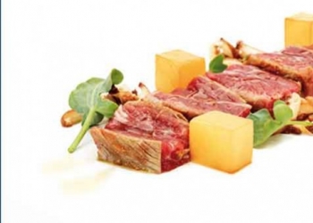 Tataki de Presa Ibérica de Bellota con Shitake y apionabo escabechado