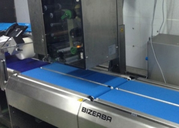 La fábrica de Jamones Aljomar adquiere una moderna etiquetadora única en Guijuel