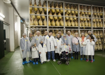 Las familias de Aerscyl conocen la fábrica de Aljomar en Guijuelo