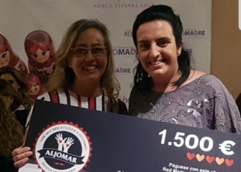 Nuevo cheque solidario para Red Madre Salamanca en su IX cena benéfica