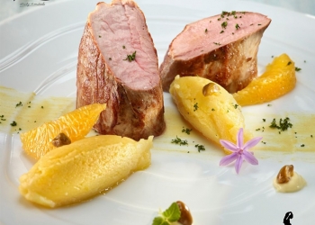 Aljomar Pork tenderloin with roasted potatoes
